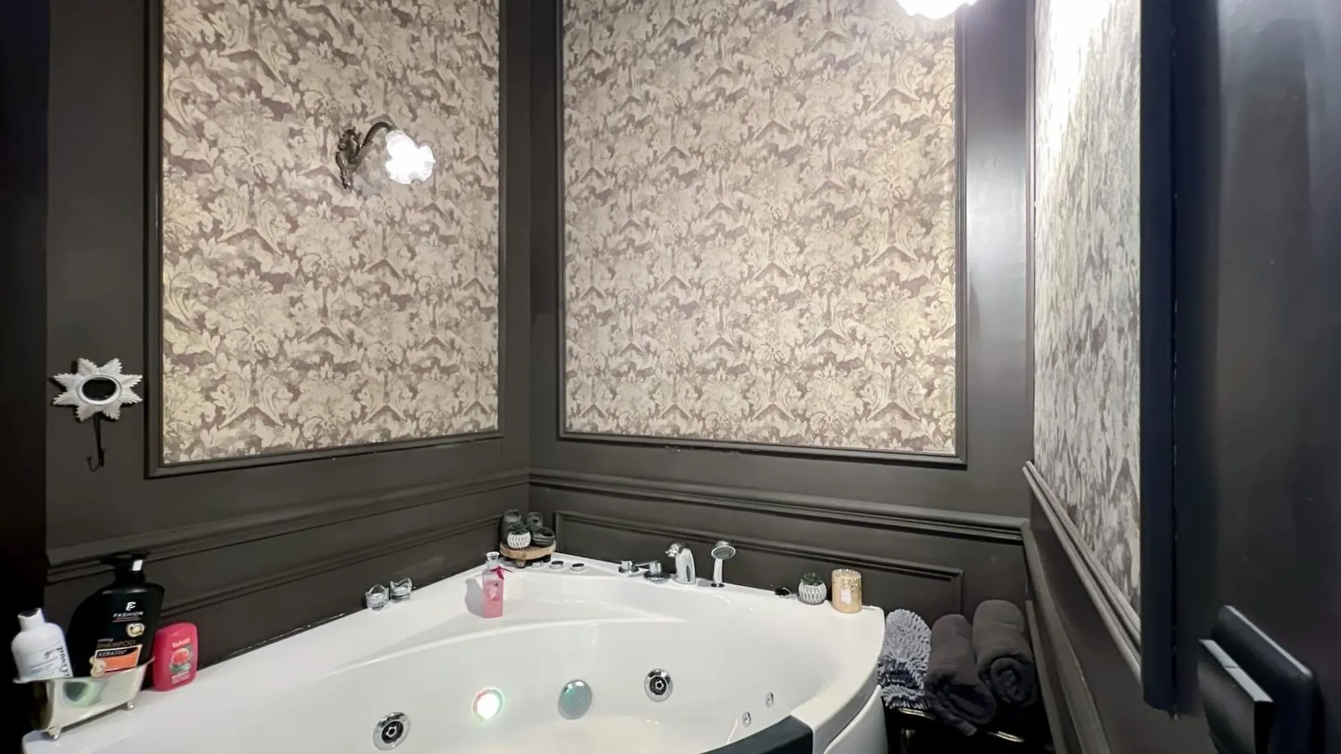 Charming Studio In The Heart Of باريس شقة